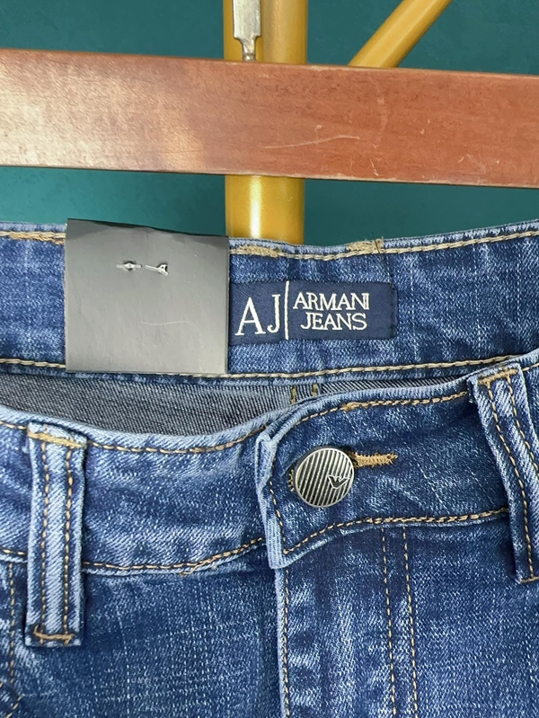 ブランドジーンズ角部分ディテール